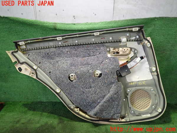 2UPJ-9238841294]クラウン ロイヤル(GRS180)右後ドア内張り 中古_3