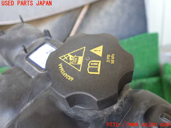 1UPJ-9238852410]ジープ・グランドチェロキー(WK36TA)ラジエータータンク 中古_4