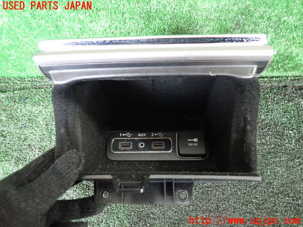 1UPJ-9238857841]ジープ・グランドチェロキー(WK36TA)小物入れ1 中古_2