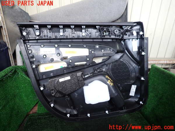 1UPJ-9238851234]ジープ・グランドチェロキー(WK36TA)右前ドア内張り 中古_4