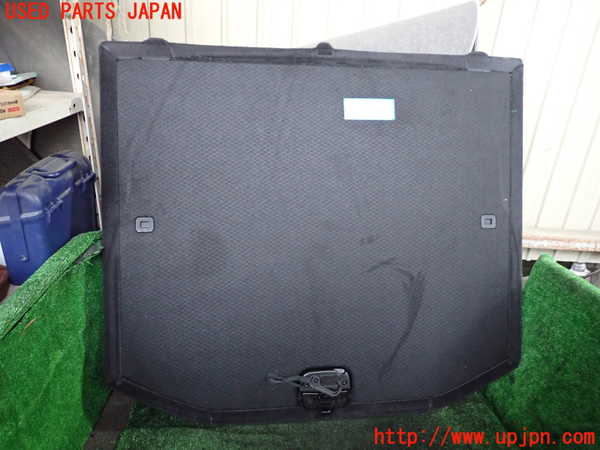 1UPJ-9238857771]ジープ・グランドチェロキー(WK36TA)ラゲッジトレイ1 蓋 中古_2