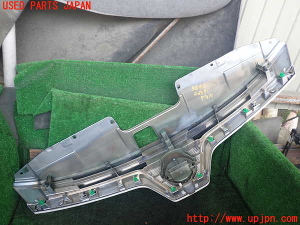 1UPJ-9238861050]エルグランド(TE52)ラジエターグリル 中古_3