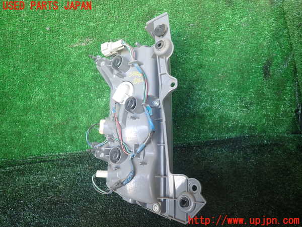 1UPJ-9238861530]エルグランド(TE52)右テールランプ 中古_3
