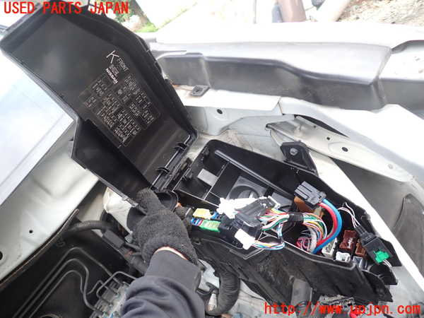 1UPJ-9238866742]エルグランド(TE52)ヒューズボックス2(EGルーム内助手席側) 中古_2