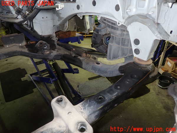 1UPJ-9238875285]アルファードG(ANH10W)フロントメンバー 中古_2