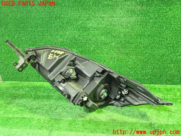 1UPJ-9238881130]ステップワゴン(RG1)右ヘッドライト ハロゲン 中古_2