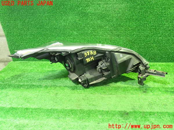 1UPJ-9238881132]ステップワゴン(RG1)左ヘッドライト ハロゲン 中古_2