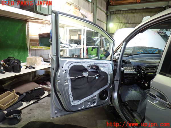 1UPJ-9238881260]ステップワゴン(RG1)左前ドア ASAHI M2H3 中古_5