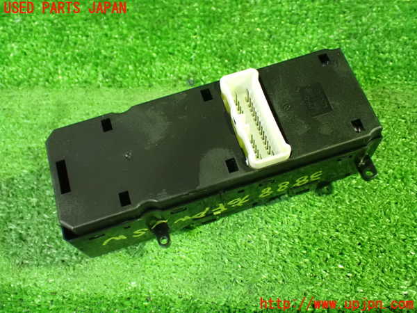 1UPJ-9238886240]ステップワゴン(RG1)右前パワーウィンドウスイッチ 中古_2