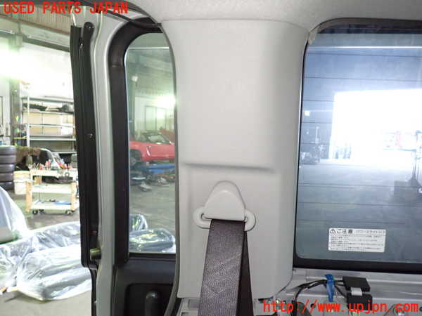 1UPJ-9238887675]ステップワゴン(RG1)右リアピラートリム 中古_2