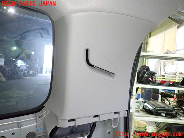 1UPJ-9238887675]ステップワゴン(RG1)右リアピラートリム 中古_3