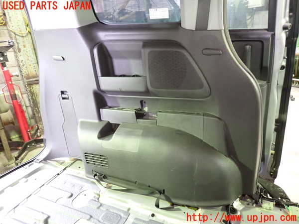 1UPJ-9238887680]ステップワゴン(RG1)左リアピラートリム 中古_4