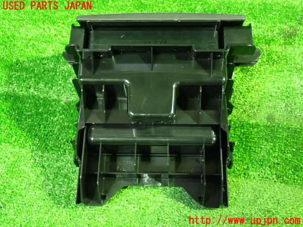 1UPJ-9238887810]ステップワゴン(RG1)ドリンクホルダー 中古_3