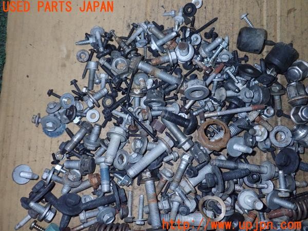 3UPJ=9238890720]ジープ コンパス(MK4924)ネジ・ナット・ステー類 セット ジャンク_2
