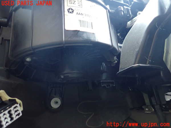 1UPJ-9238896081]ジープ・コンパス(MK4924)エバポレーター1 中古_4