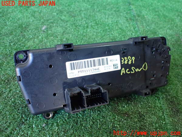 1UPJ-9238896066]ジープ・コンパス(MK4924)エアコンスイッチ1 中古_2