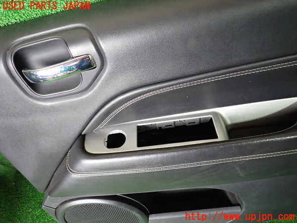 1UPJ-9238891234]ジープ・コンパス(MK4924)右前ドア内張り 中古_2