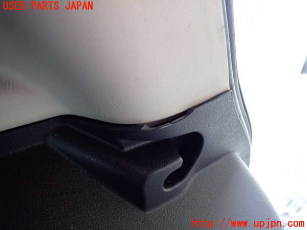 1UPJ-9238897675]ジープ・コンパス(MK4924)右リアピラートリム 中古_4