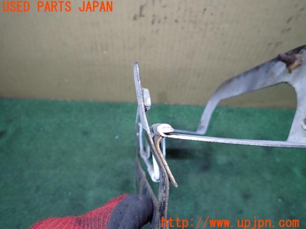 3UPJ=9238910015]180SX タイプX(RPS13)中期 純正 リアナンバーステー フレーム 金具 中古_5