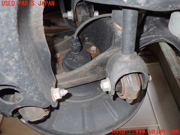 1UPJ-9238924305]レクサス・ES300h(AXZH11)左リアナックルハブ 中古_2