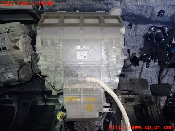 1UPJ-9238926081]レクサス・ES300h(AXZH11)エバポレーター1 中古_2