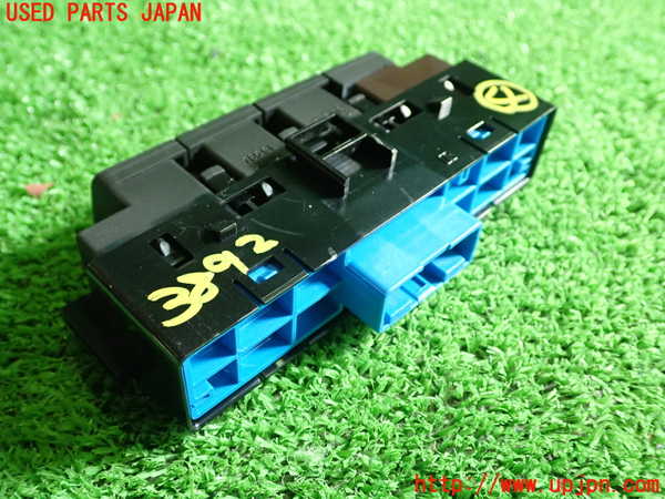 1UPJ-9238926309]レクサス・ES300h(AXZH11)スイッチ4(ビューカメラ) 中古_3