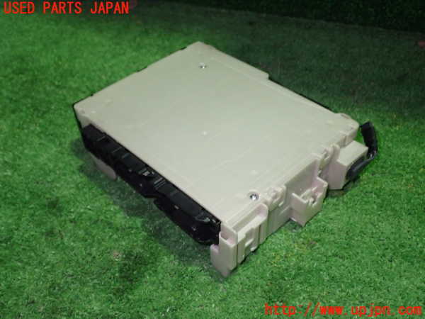 1UPJ-9238926741]レクサス・ES300h(AXZH11)ヒューズボックス1(室内助手席側) 中古_3