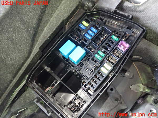 1UPJ-9238926742]レクサス・ES300h(AXZH11)ヒューズボックス2(EGルーム内運転席側) 中古_2