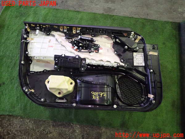 1UPJ-9238921234]レクサス・ES300h(AXZH11)右前ドア内張り 中古_5