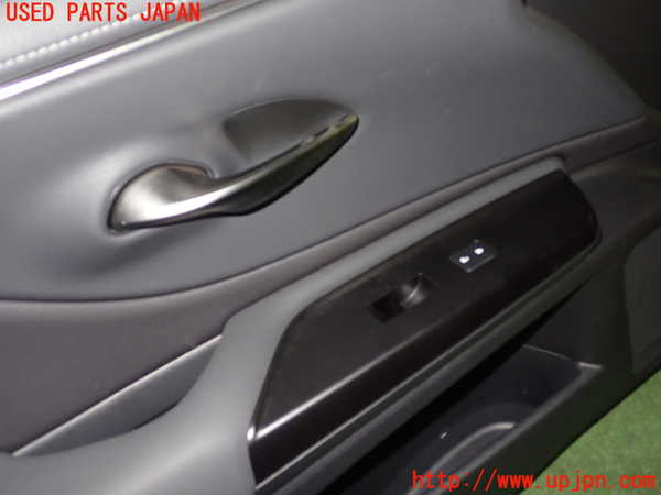 1UPJ-9238921264]レクサス・ES300h(AXZH11)左前ドア内張り 中古_3