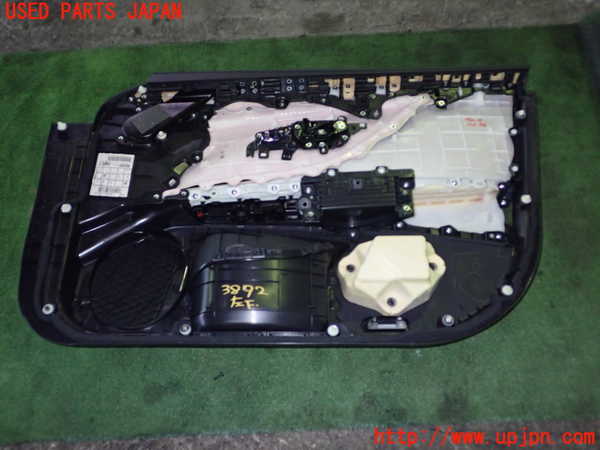 1UPJ-9238921264]レクサス・ES300h(AXZH11)左前ドア内張り 中古_4