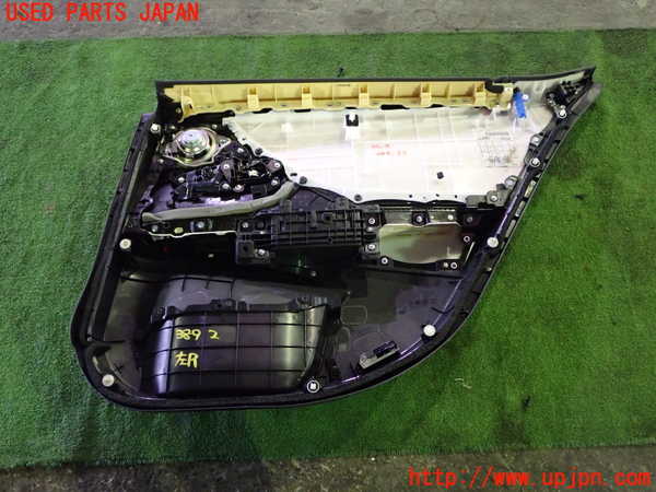 1UPJ-9238921324]レクサス・ES300h(AXZH11)左後ドア内張り 中古_3