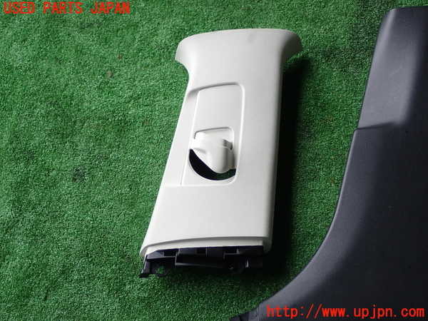 1UPJ-9238927665]レクサス・ES300h(AXZH11)右センターピラートリム 中古_2
