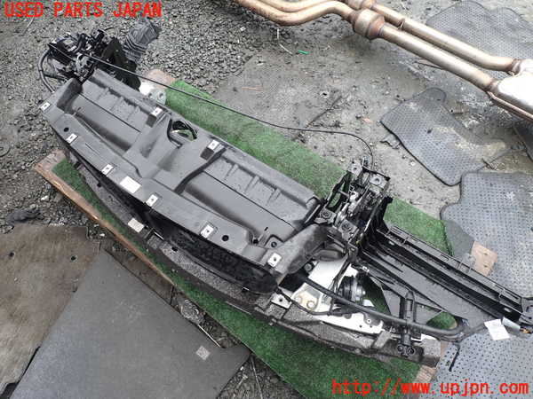 1UPJ-9238931041]BMW 740i(KA30)(F01)コアサポート 中古_4