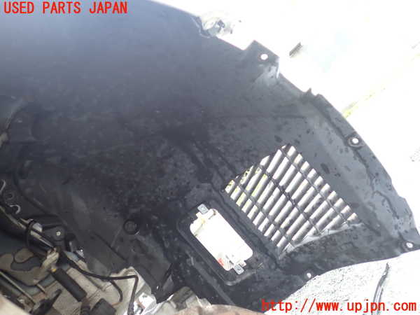 1UPJ-9238931090]BMW 740i(KA30)(F01)右前フェンダーライナー 中古_2