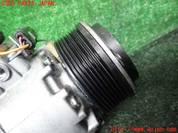 1UPJ-9238936025]BMW 740i(KA30)(F01)エアコンコンプレッサー 中古_3