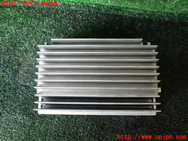 1UPJ-9238936525]BMW 740i(KA30)(F01)アンプ 中古_3