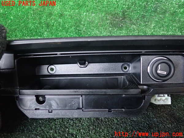 1UPJ-9238937821]BMW 740i(KA30)(F01)灰皿1 中古_2