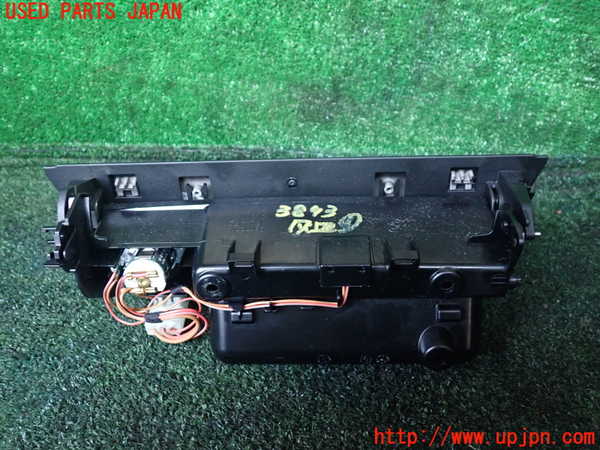 1UPJ-9238937821]BMW 740i(KA30)(F01)灰皿1 中古_3