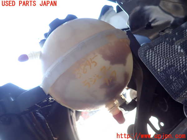 2UPJ-9238952410]BMW 523i(XG20)ラジエータータンク 中古 (F10)_2