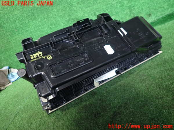 2UPJ-9238957516]BMW 523i(XG20)グローブボックス1 中古 (F10)_4