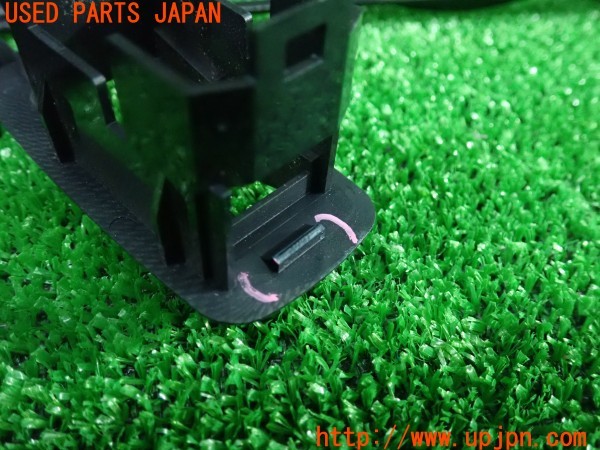 3UPJ=9238960645]ハイラックスサーフ SSR-Xリミテッド(RZN185W)前期 純正 カーボン調パネル センター オーディオ ドアスイッチ シフト 中古_3