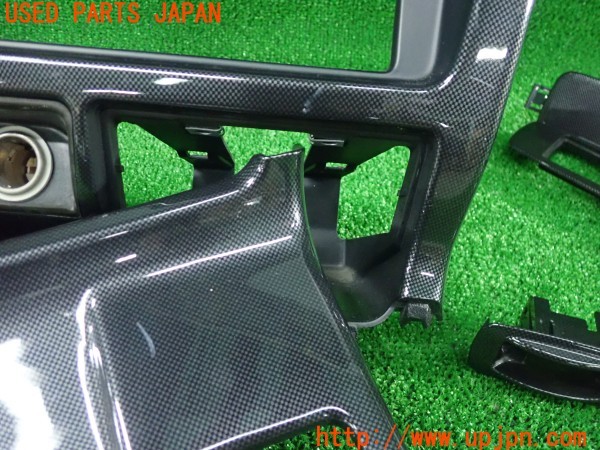 3UPJ=9238960645]ハイラックスサーフ SSR-Xリミテッド(RZN185W)前期 純正 カーボン調パネル センター オーディオ ドアスイッチ シフト 中古_4