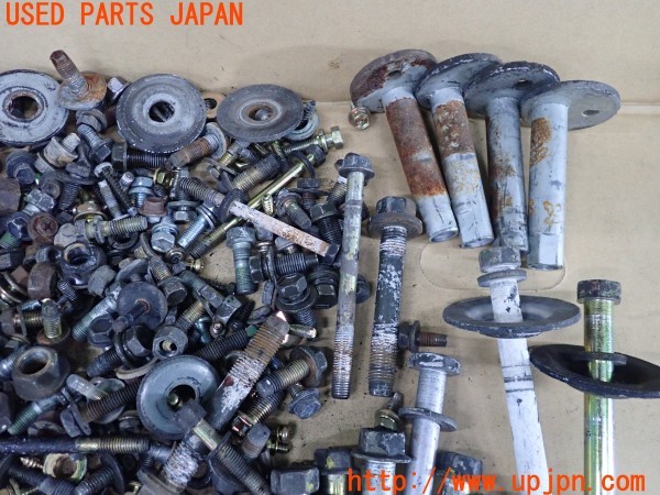 3UPJ=9238960720]ハイラックスサーフ SSR-Xリミテッド(RZN185W)前期 ネジ・ナット・ステー類 セット ジャンク_3