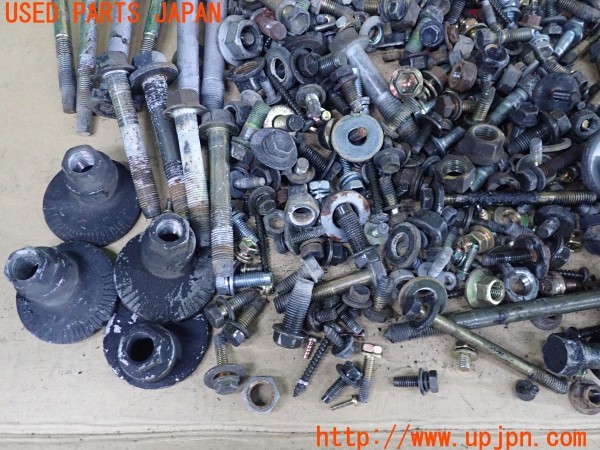 3UPJ=9238960720]ハイラックスサーフ SSR-Xリミテッド(RZN185W)前期 ネジ・ナット・ステー類 セット ジャンク_5