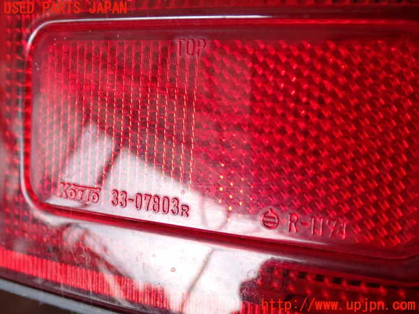 2UPJ-9238961530]ハイラックスサーフ(RZN185W)右テールランプ 中古_3