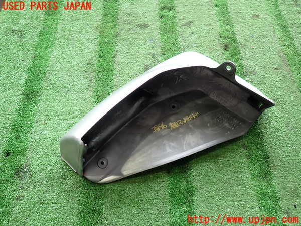 2UPJ-9238961454]ハイラックスサーフ(RZN185W)右リアマッドガード(泥除け) 中古_4