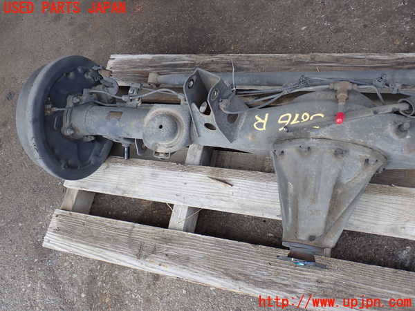 2UPJ-9238964400]ハイラックスサーフ(RZN185W)リアデフホーシング 中古_4