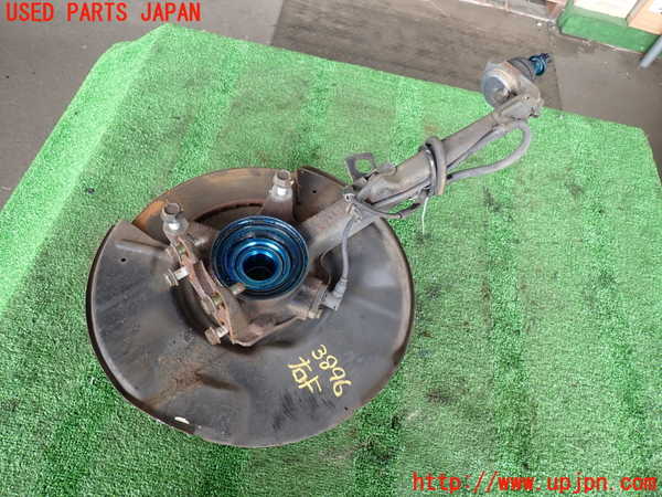 2UPJ-9238964290]ハイラックスサーフ(RZN185W)右フロントナックルハブ 中古_2