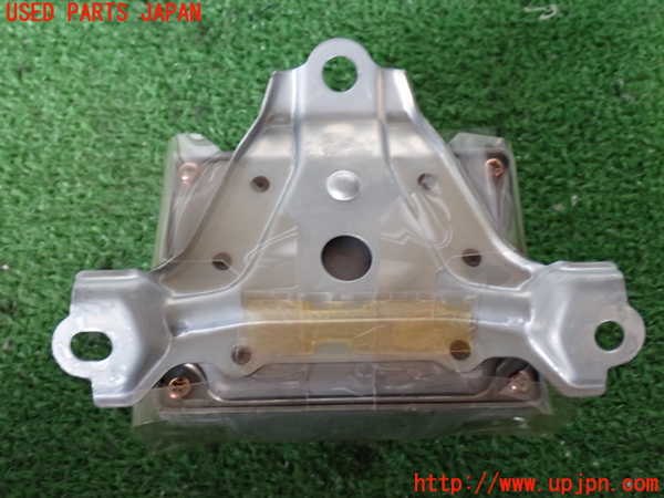 2UPJ-9238966145]ハイラックスサーフ(RZN185W)エアバッグコンピューター (展開済)(ジャンク品) 中古_3